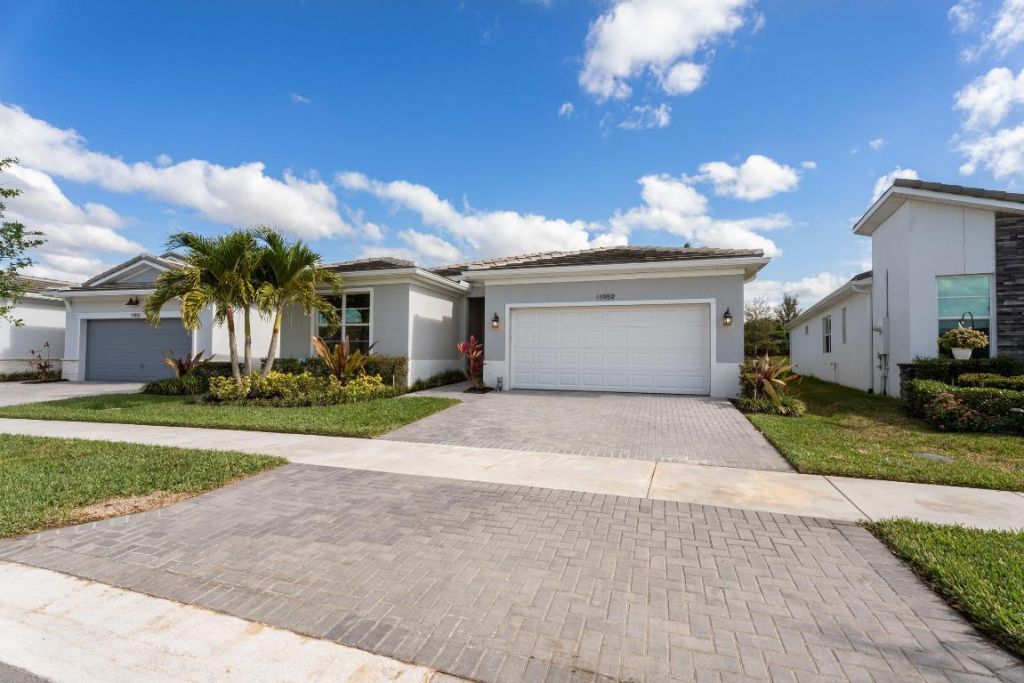 11959 SW Viridian Boulevard, Port Saint Lucie, FL 34987 Photo