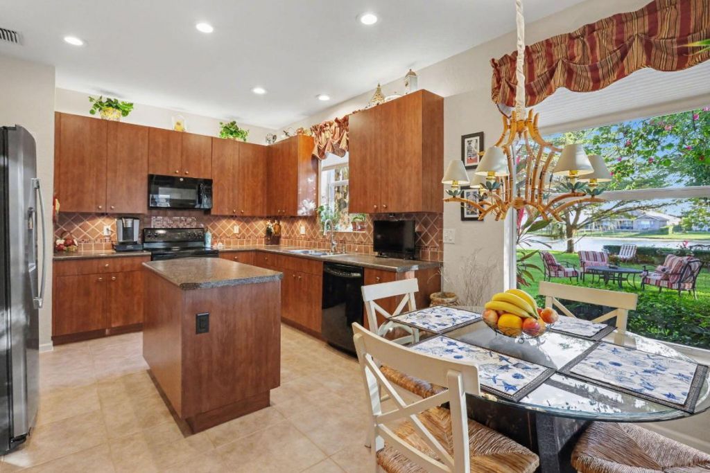 166 Catania Way, Royal Palm Beach, FL 33411 Photo