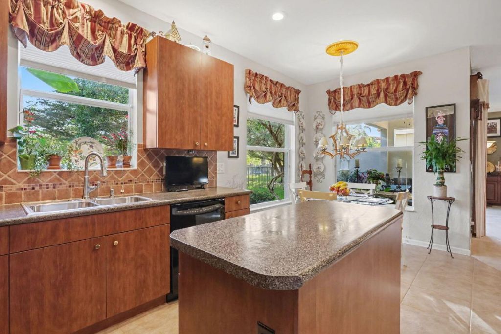 166 Catania Way, Royal Palm Beach, FL 33411 Photo