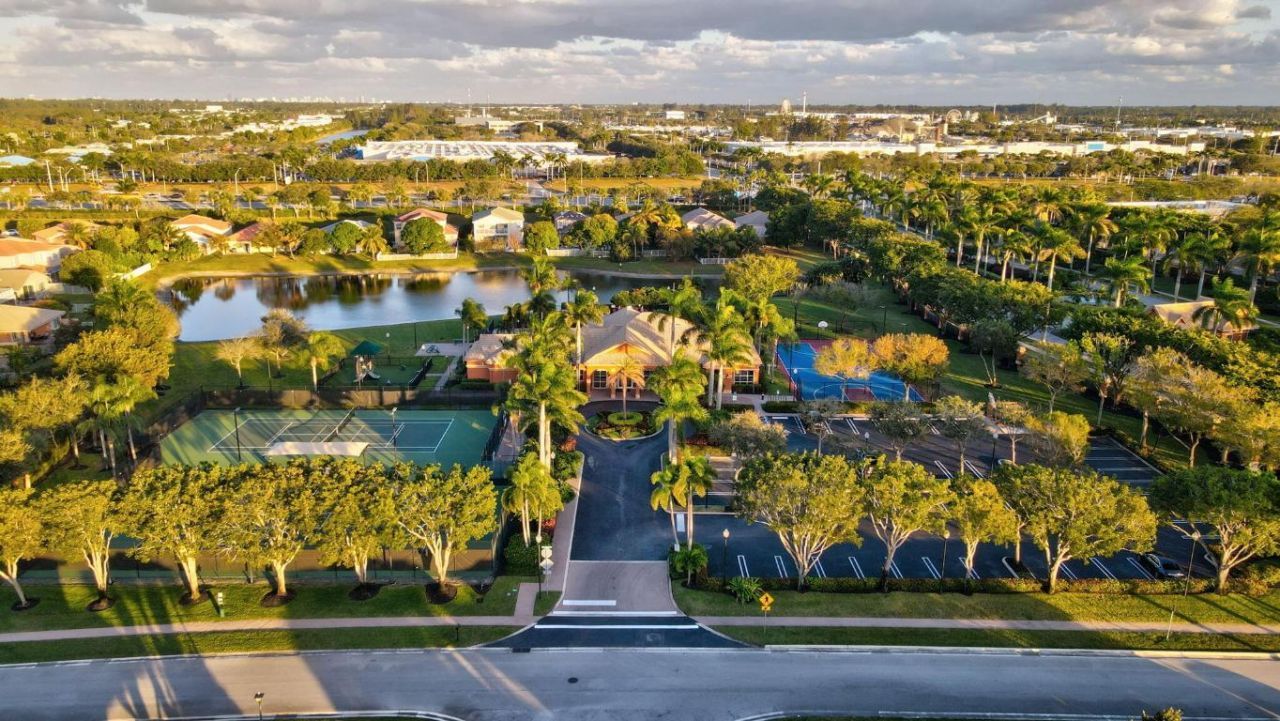 166 Catania Way, Royal Palm Beach, FL 33411 Photo