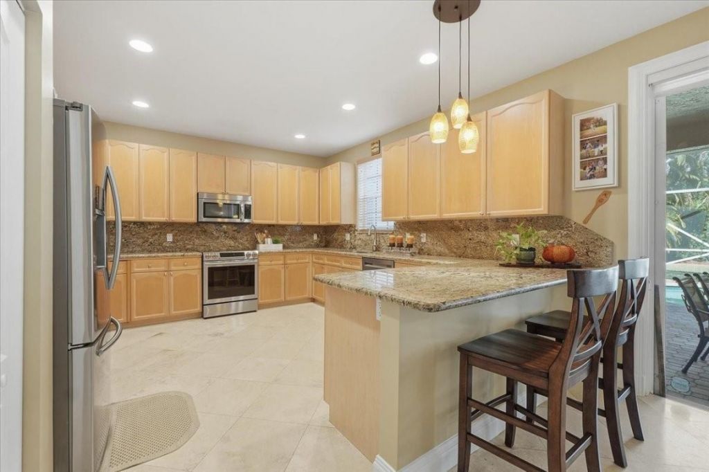 2444 Greenbrier Court, Weston, FL 33327 Photo