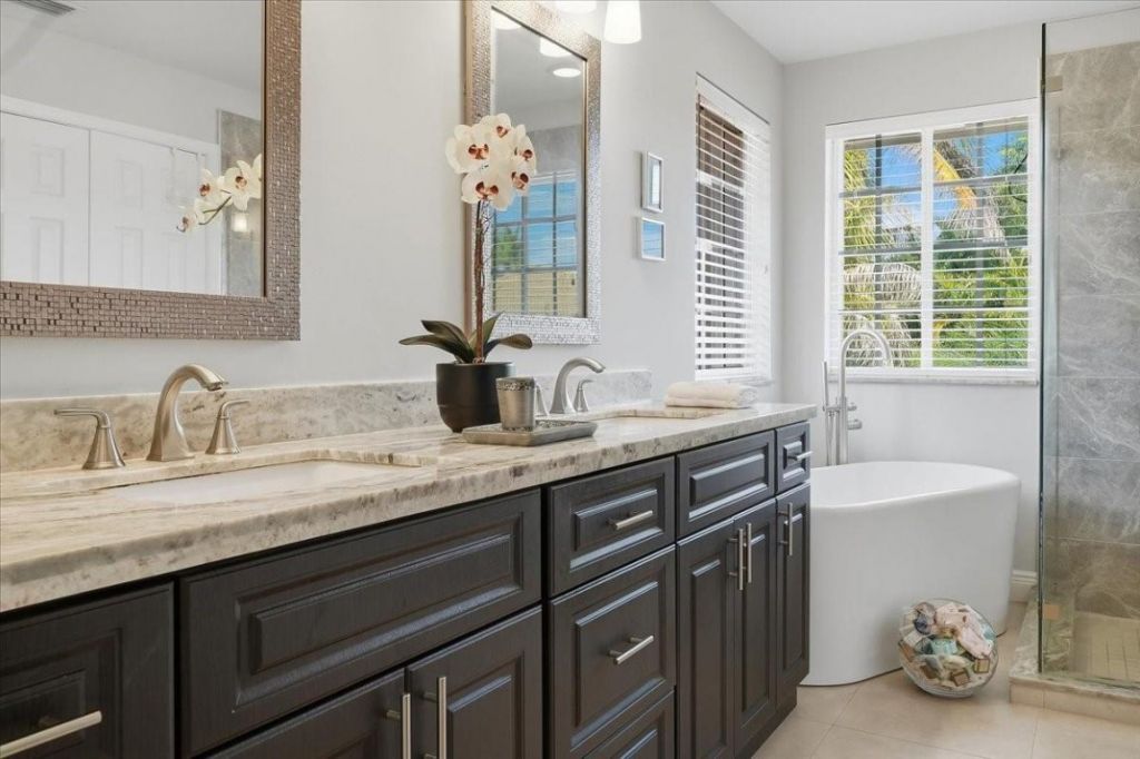 2444 Greenbrier Court, Weston, FL 33327 Photo