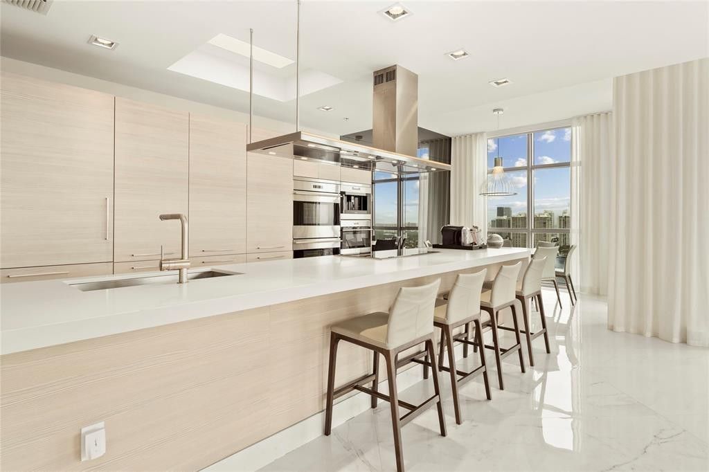 17301 Biscayne Boulevard, Unit Ph 7, Aventura, FL 33160 Photo
