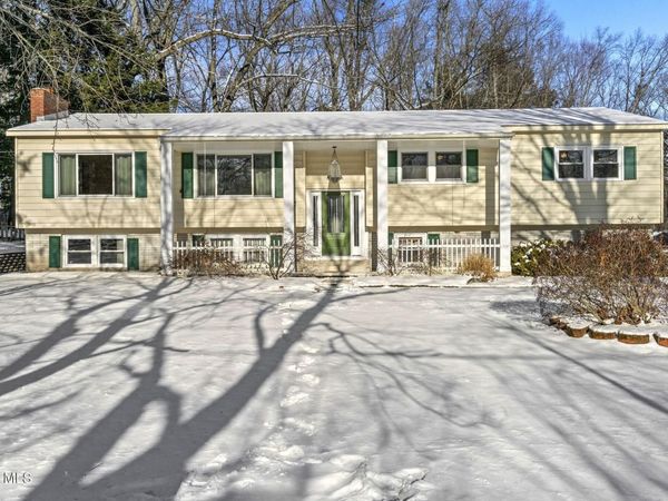 41 Sweet Brier Drive, Ballston Lake, NY 12019