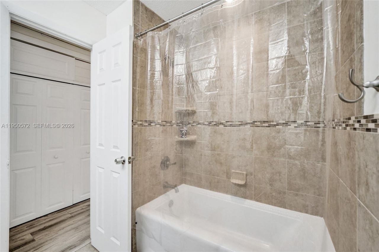 3302 Farragut St, Unit 5C, Hollywood, FL 33021 Photo