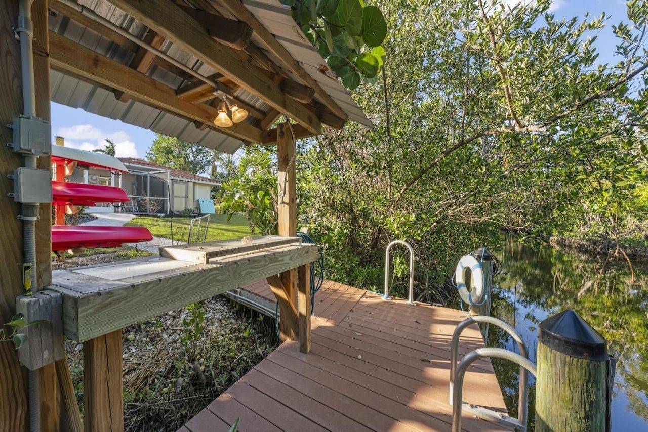 1056 S Yachtsman Dr, Sanibel, FL 33957 Photo