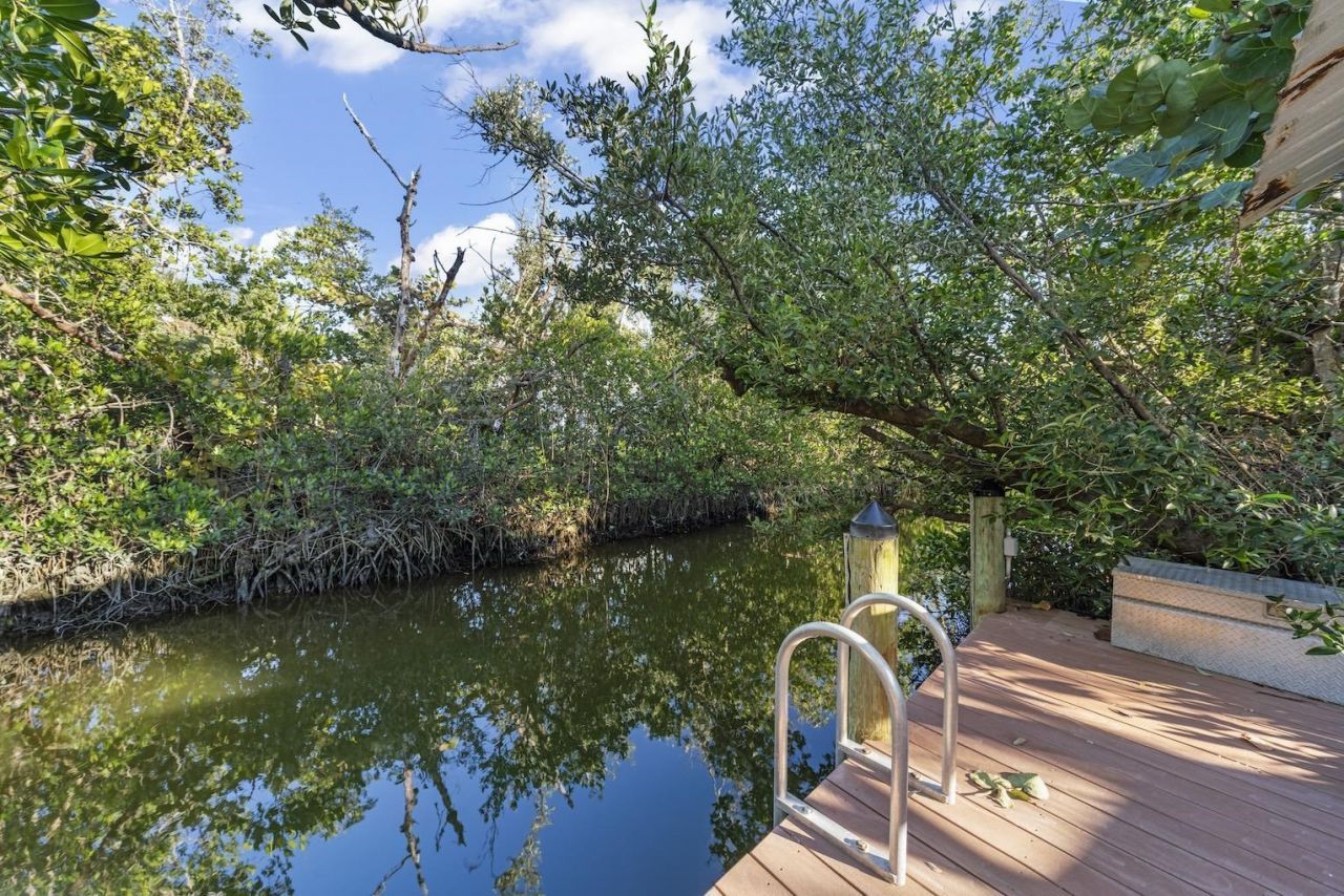 1056 S Yachtsman Dr, Sanibel, FL 33957 Photo