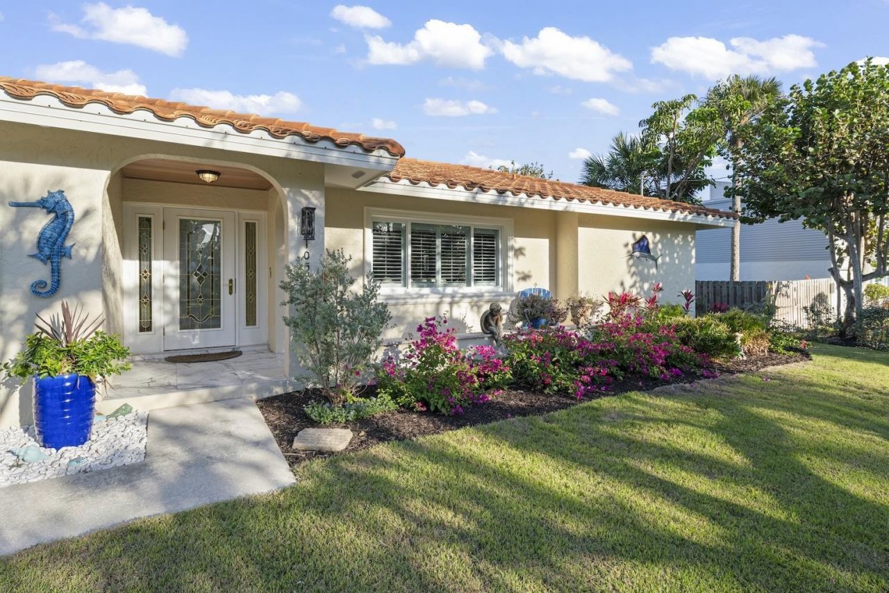 1056 S Yachtsman Dr, Sanibel, FL 33957 Photo