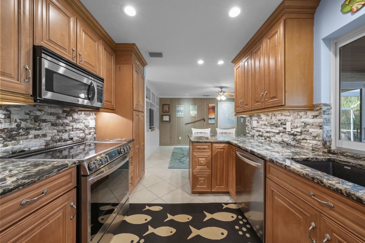 1056 S Yachtsman Dr, Sanibel, FL 33957 Photo