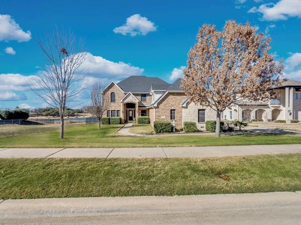 415 Breezeway Court, Cedar Hill, TX 75104