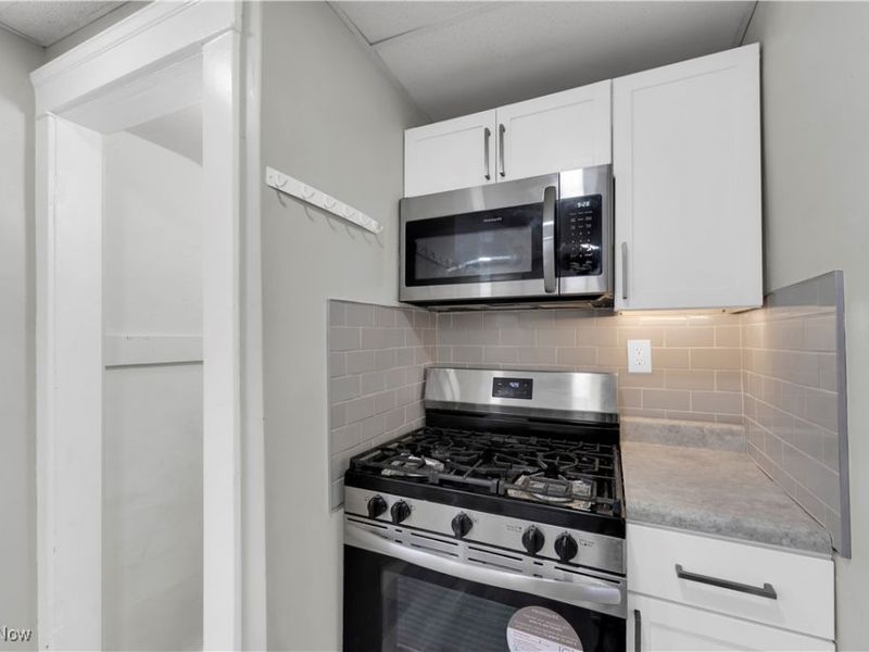 7807 Goodman Avenue, Cleveland, OH 44105 Photo 14