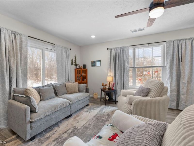 385 Nantucket Drive, Geneva, OH 44041 Photo 12