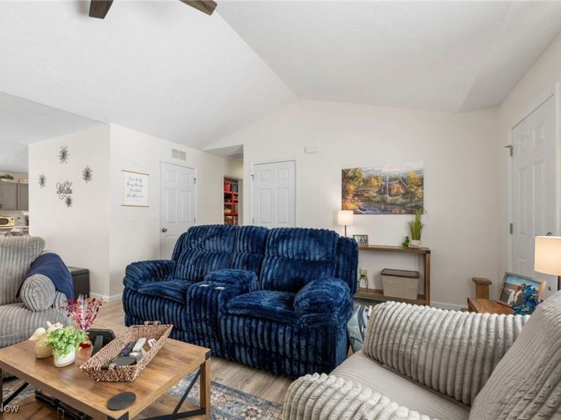 385 Nantucket Drive, Geneva, OH 44041 Photo 14