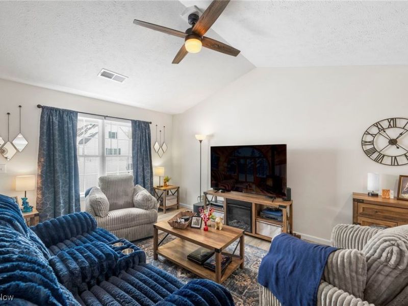 385 Nantucket Drive, Geneva, OH 44041 Photo 15