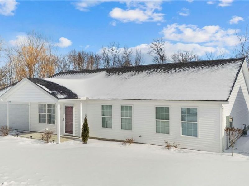 385 Nantucket Drive, Geneva, OH 44041 Photo 2