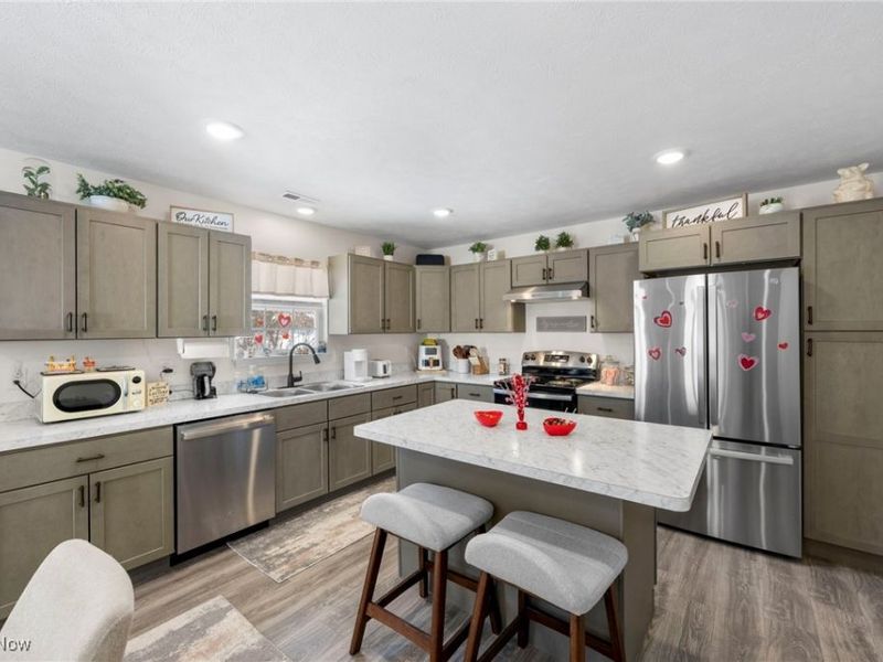 385 Nantucket Drive, Geneva, OH 44041 Photo 4