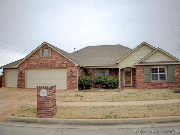 13077 N 124th East Avenue , Collinsville, OK 74021