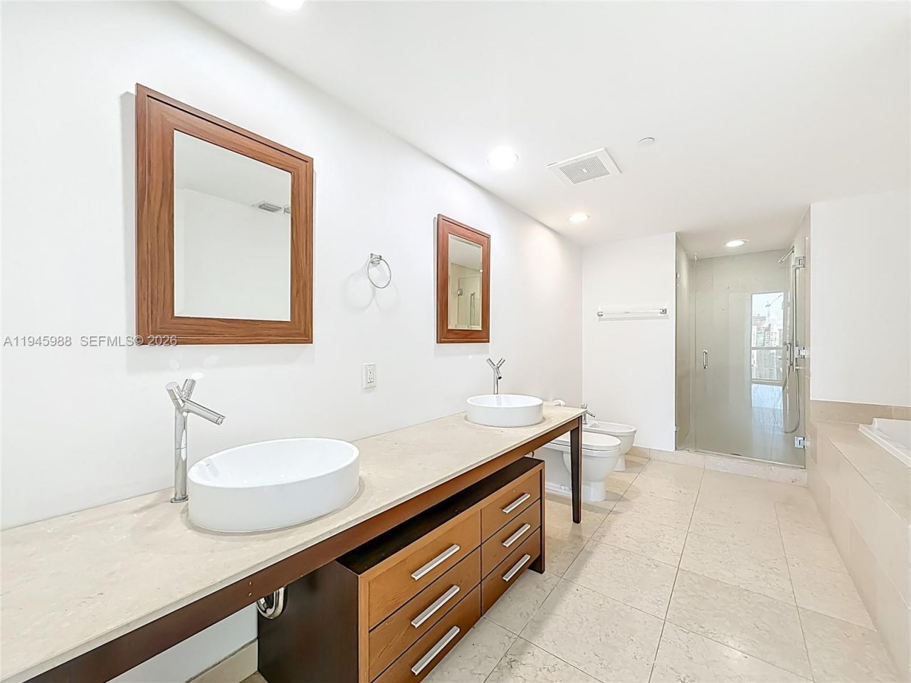475 Brickell Ave, Unit 4215, Miami, FL 33131 Photo