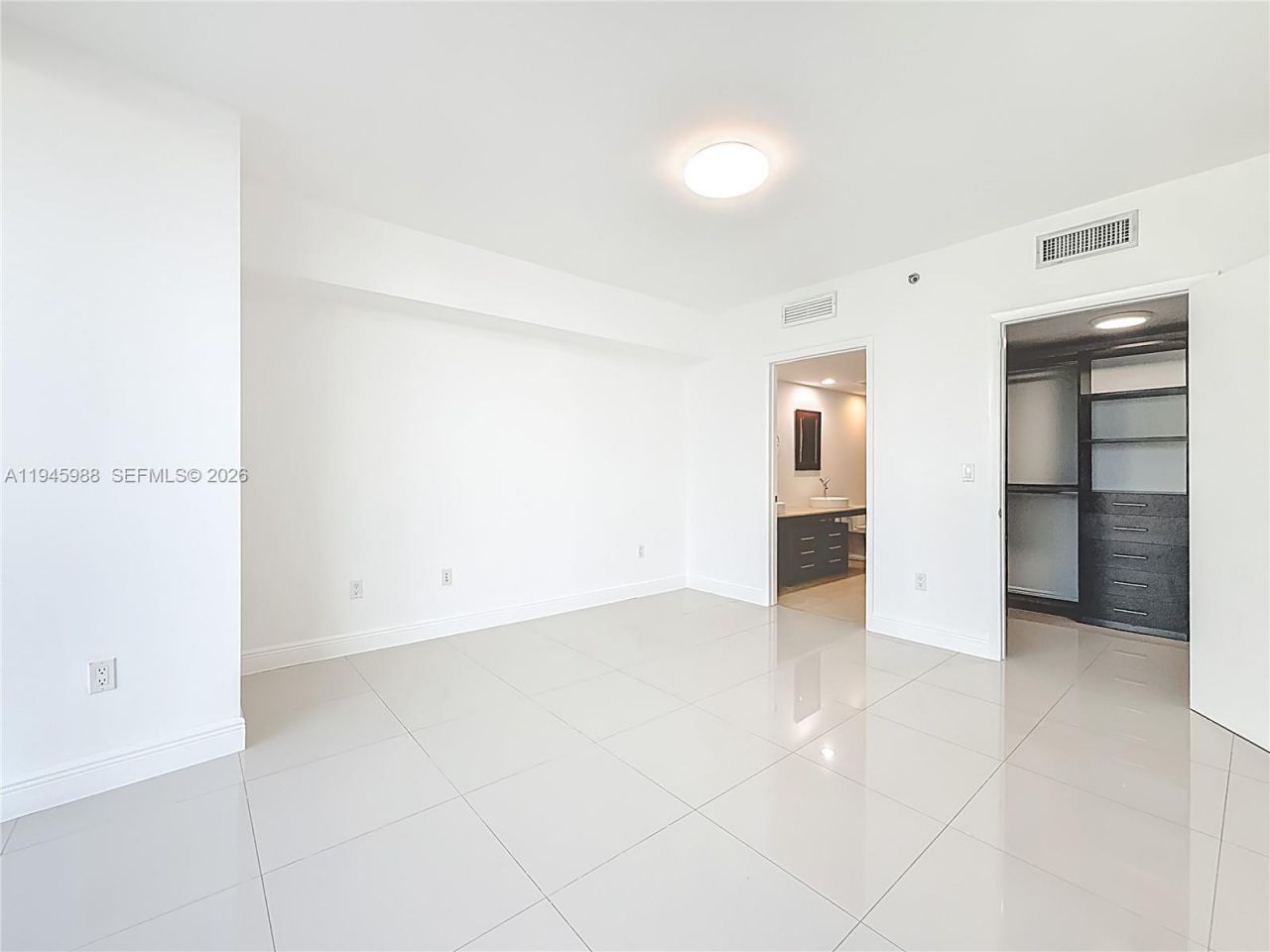 475 Brickell Ave, Unit 4215, Miami, FL 33131 Photo