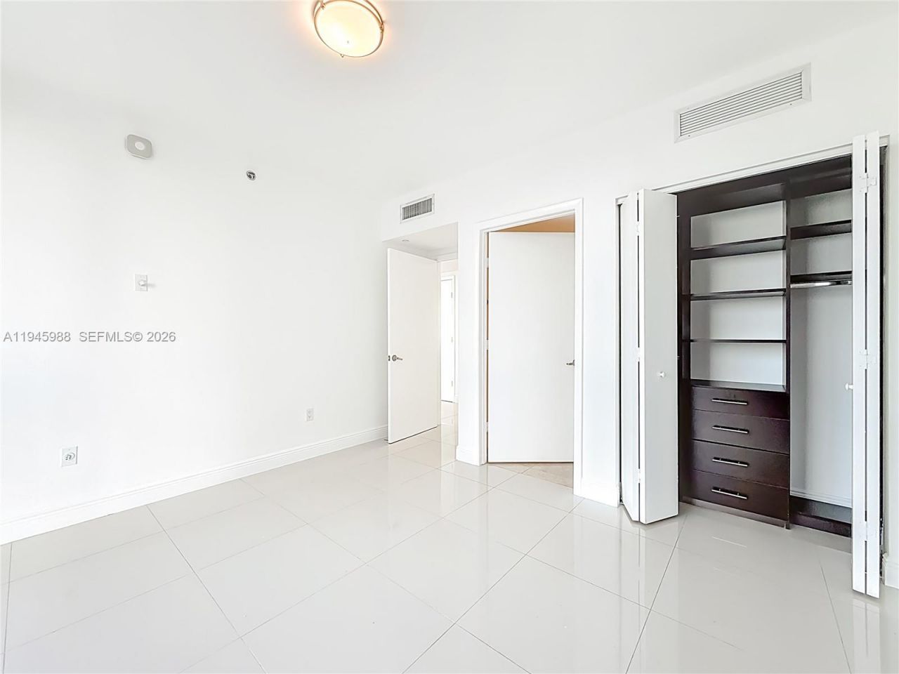 475 Brickell Ave, Unit 4215, Miami, FL 33131 Photo