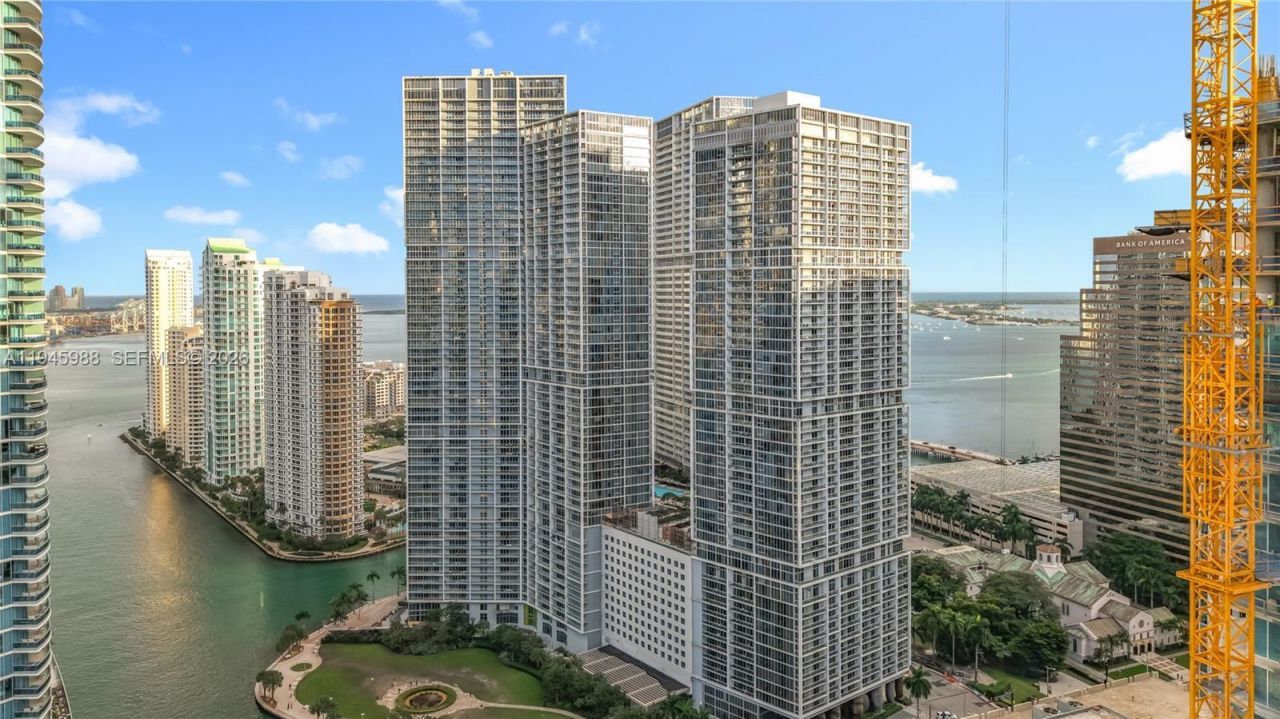 475 Brickell Ave, Unit 4215, Miami, FL 33131 Photo