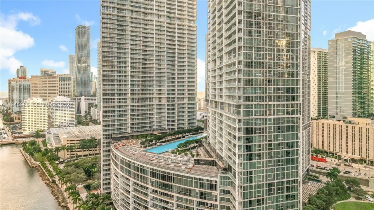 475 Brickell Ave, Unit 4215, Miami, FL 33131 Photo
