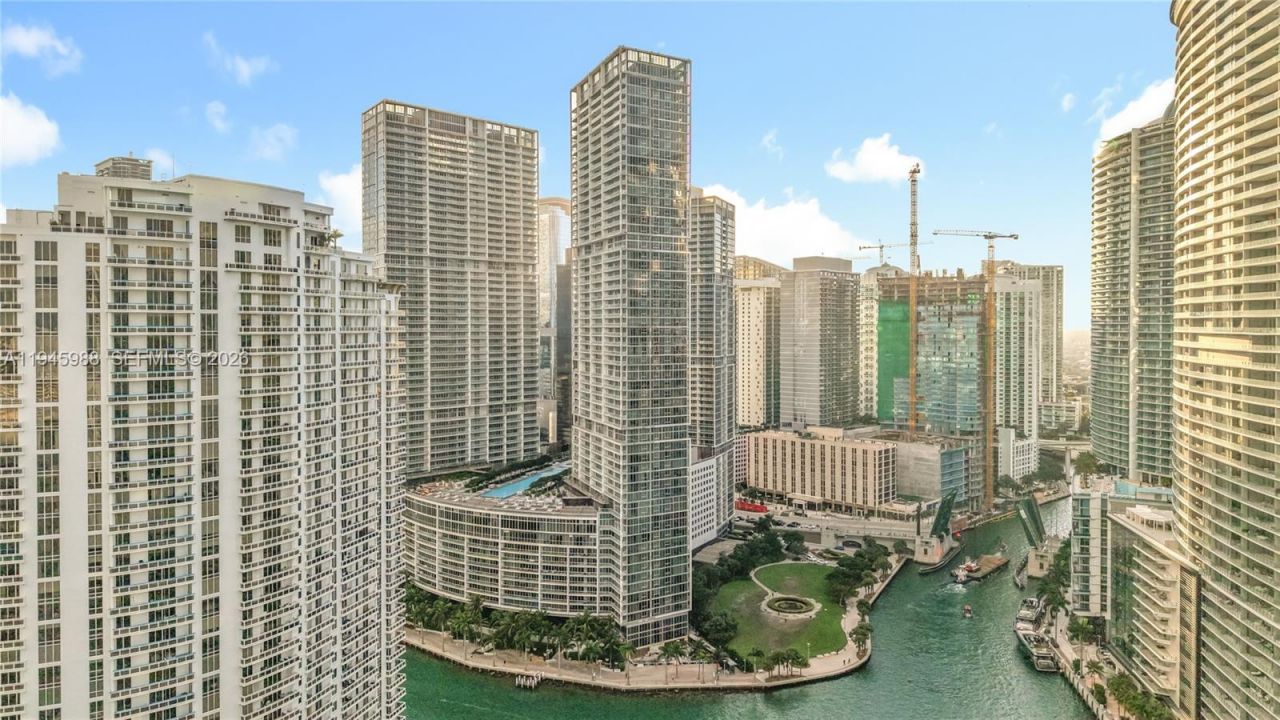 475 Brickell Ave, Unit 4215, Miami, FL 33131 Photo