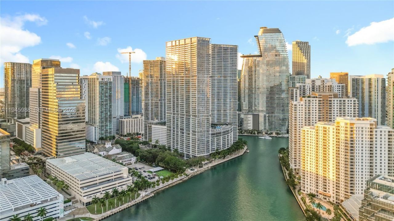 475 Brickell Ave, Unit 4215, Miami, FL 33131 Photo