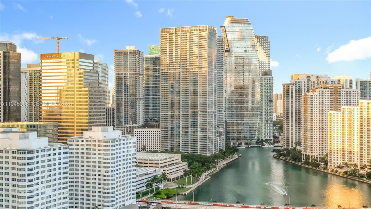 475 Brickell Ave, Unit 4215, Miami, FL 33131 Photo