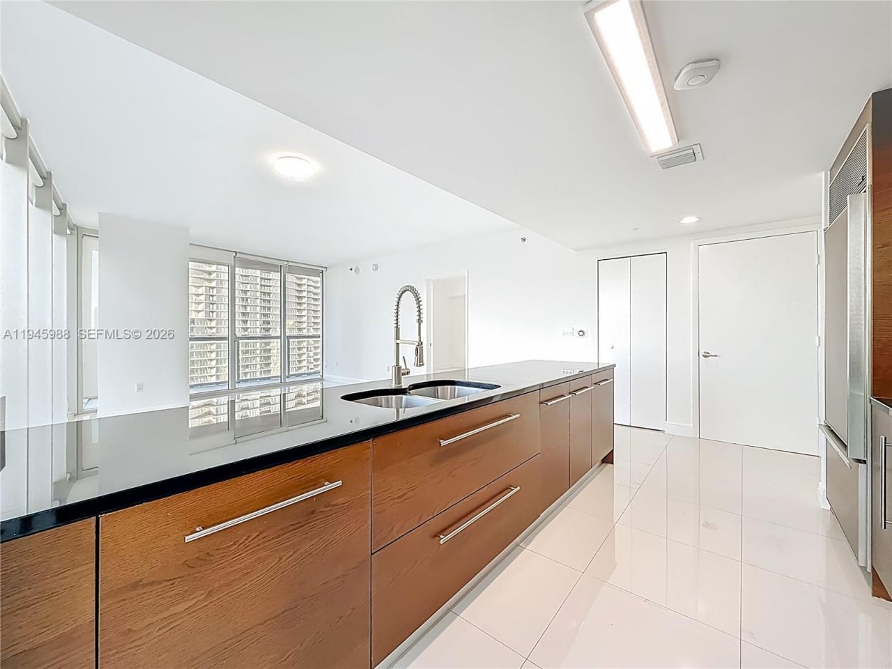 475 Brickell Ave, Unit 4215, Miami, FL 33131 Photo