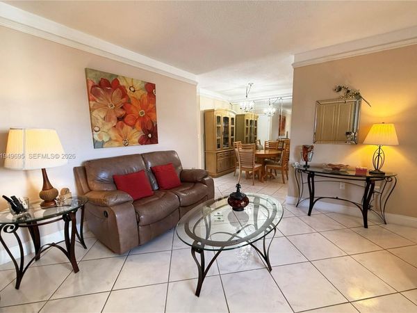 16790 NE 14th Ave, Unit 207, Miami, FL 33162