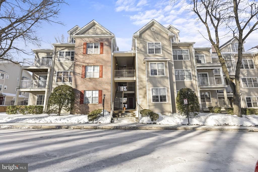 2320 B Falls Gable Lane, Unit B, Baltimore, MD 21209 Main Photo