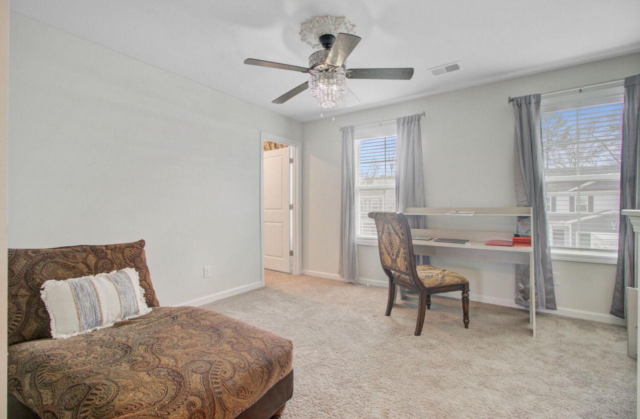 142 Clydesdale Circle Photo 24