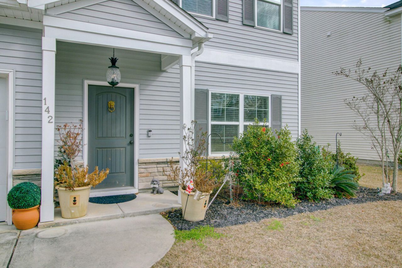 142 Clydesdale Circle Photo 3