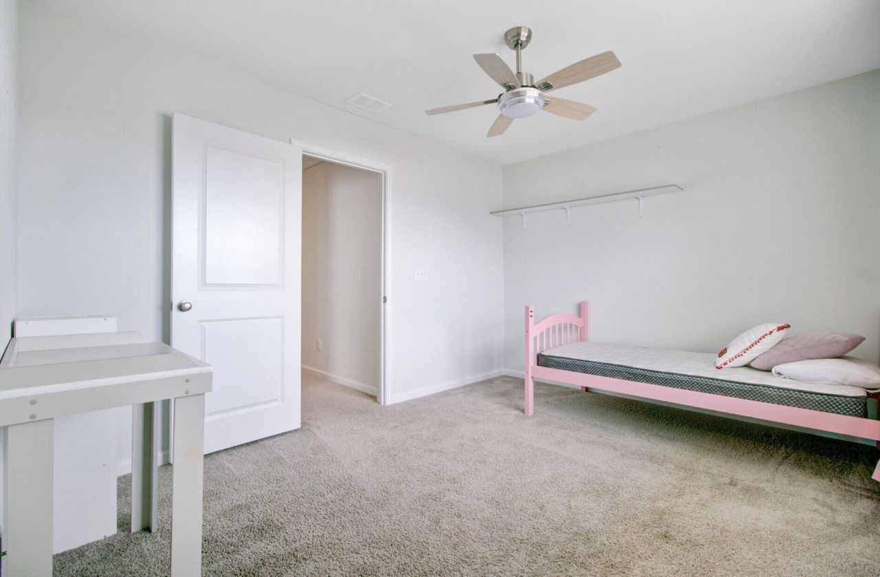 142 Clydesdale Circle Photo 32