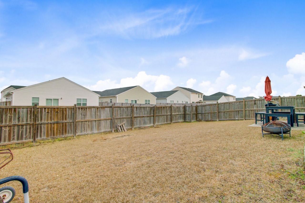 142 Clydesdale Circle Photo 34