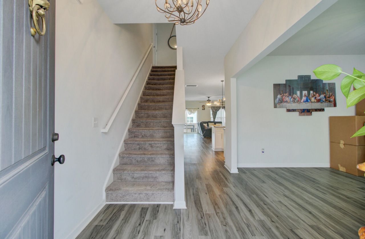 142 Clydesdale Circle Photo 4