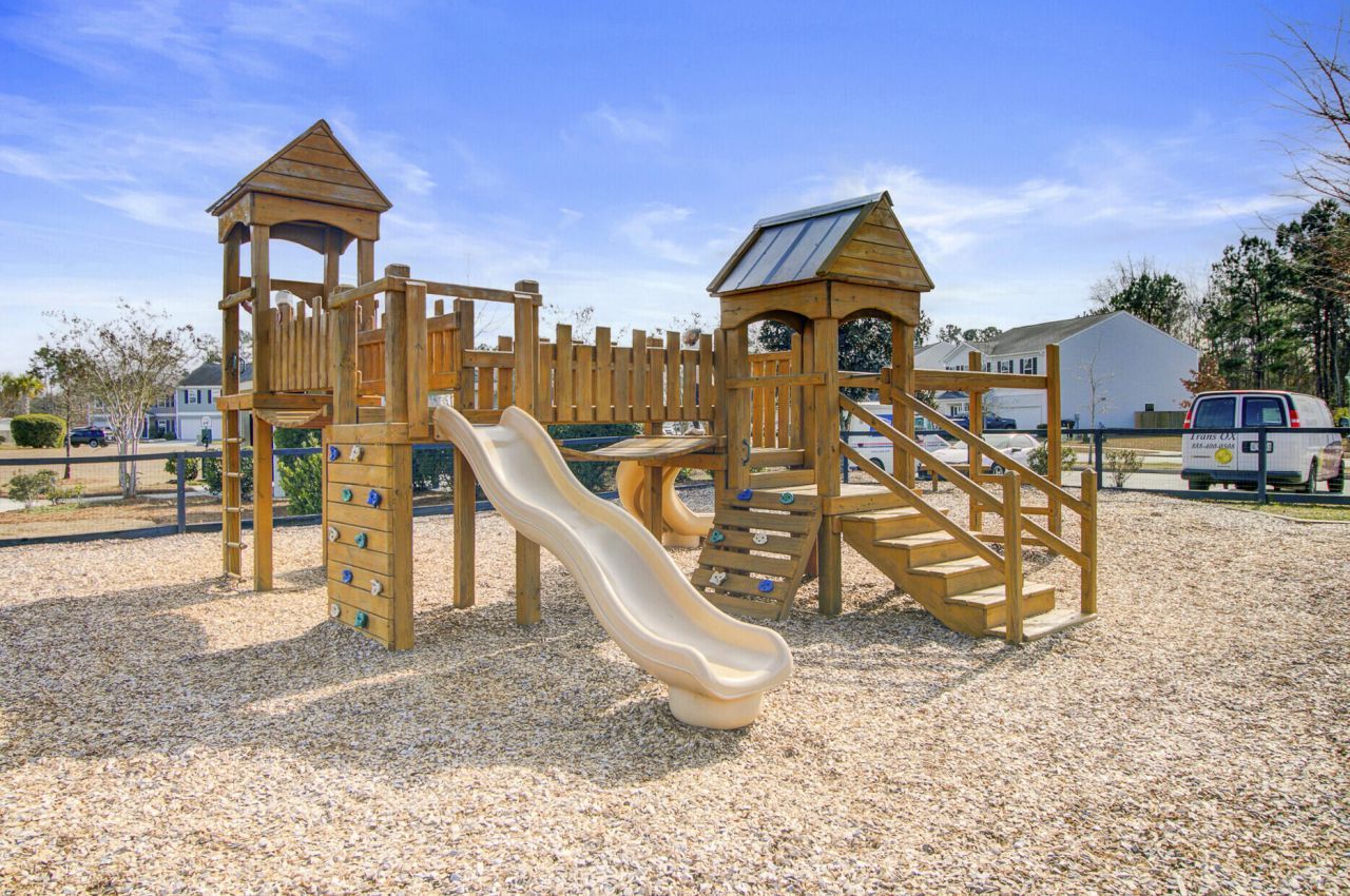 142 Clydesdale Circle Photo 44