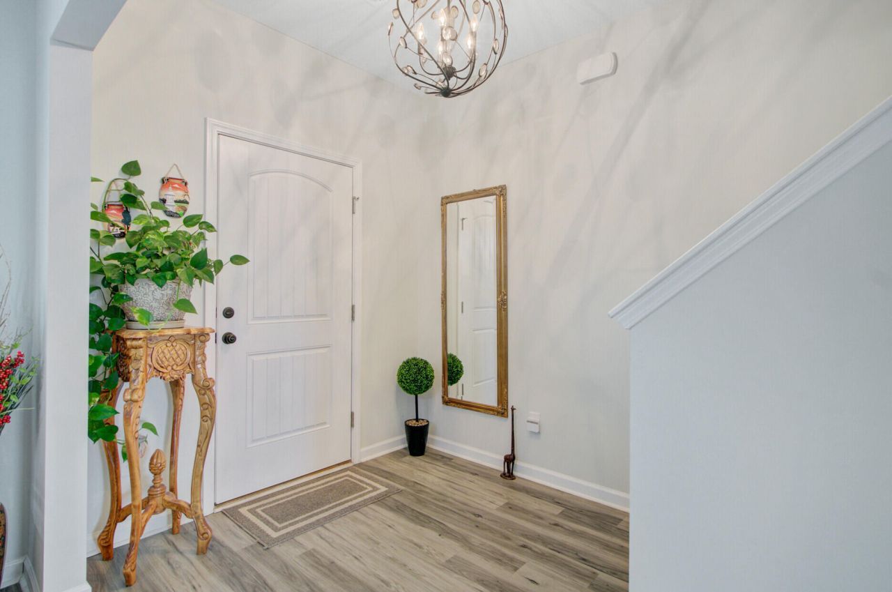 142 Clydesdale Circle Photo 5