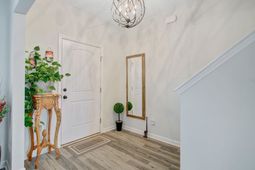 142 Clydesdale Circle photo 4