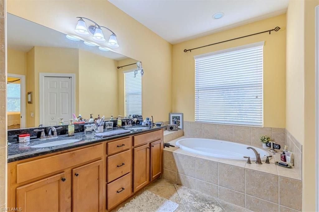 1674 Serrano Cir, Naples, FL 34105 Photo