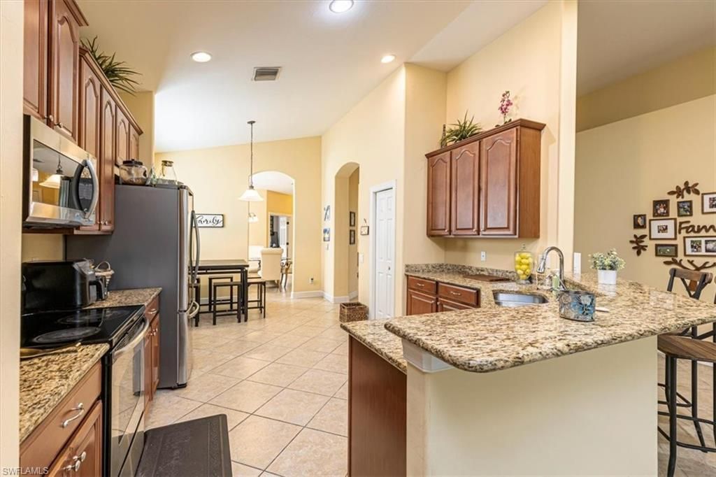 1674 Serrano Cir, Naples, FL 34105 Photo