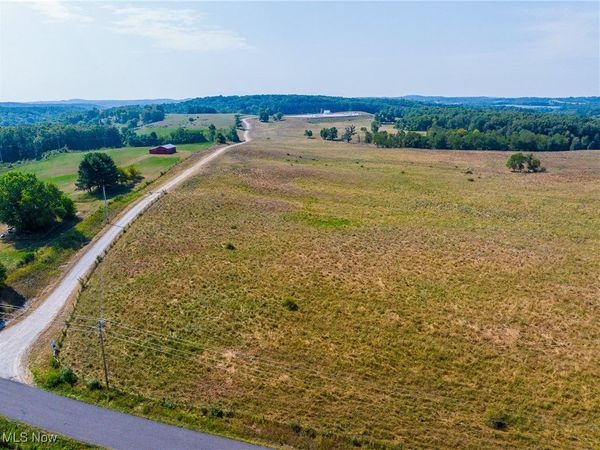 Lewis Road, Salineville, OH 43945