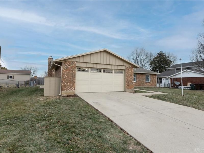 2096 Sierra Trail, Xenia, OH 45385 Photo 3