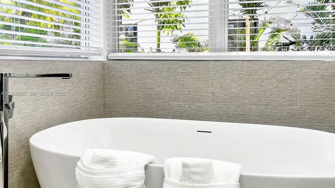 1702 Espanola Dr, Miami, FL 33133 Photo