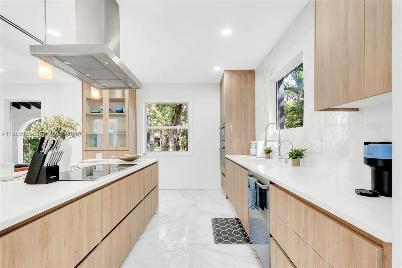 1702 Espanola Dr, Miami, FL 33133 Photo