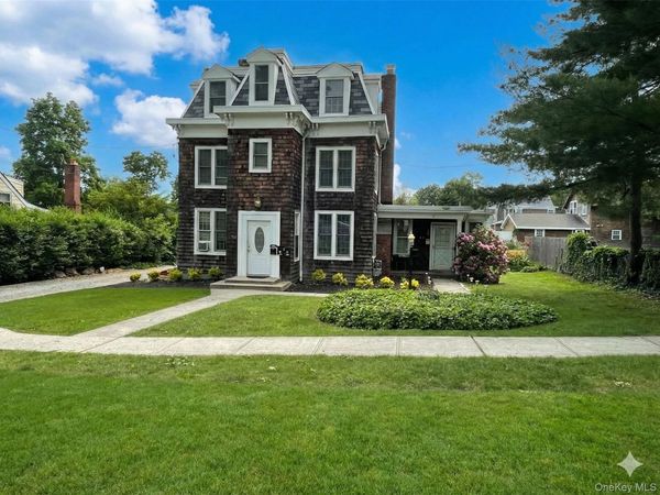 74 Prospect Street, Unit 1N, Huntington, NY 11743