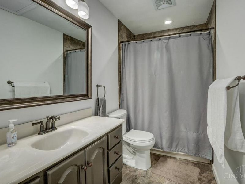 483 Valley View Drive, South Lebanon, OH 45065 Photo 12