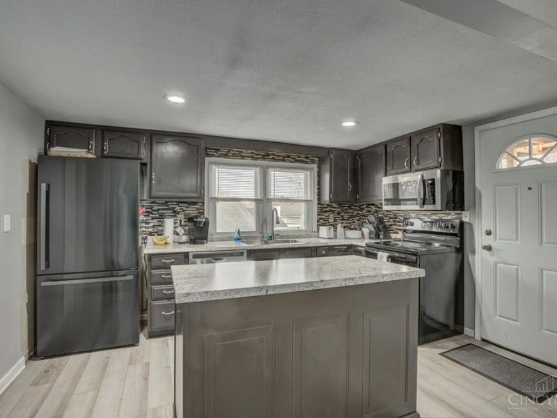 483 Valley View Drive, South Lebanon, OH 45065 Photo 7