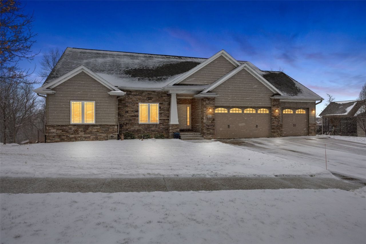 5821 River Parkway Ne, Cedar Rapids, IA 52411 Main Photo